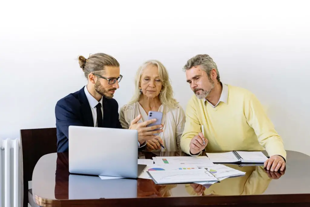 A broker advising an older couple about a mortgage