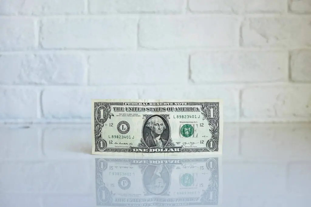 A picture of one dollar bill 