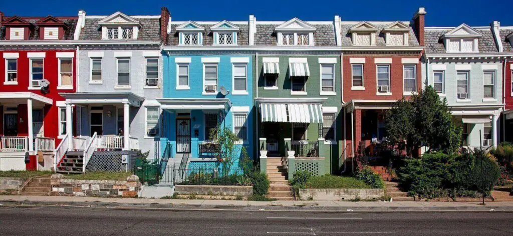 Neighborhood with colorful houses 